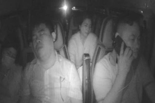 Cảnh báo nguy hiểm việc lái xe sử dụng điện thoại khi đang điều khiển phương tiện