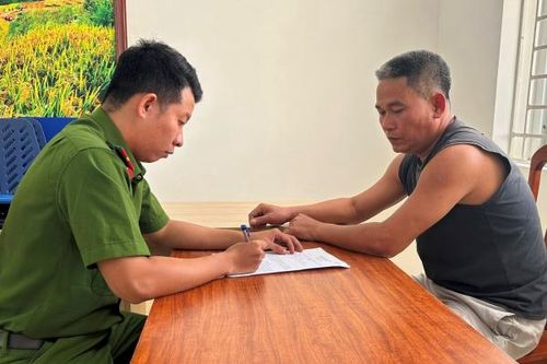 Lái xe vào đường cấm còn chống người thi hành công vụ