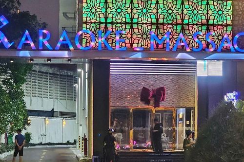 Nhiều cảnh sát bất ngờ có mặt tại khách sạn Quinter Nha Trang: Những ghi nhận ban đầu gây hiếu kỳ với người dân