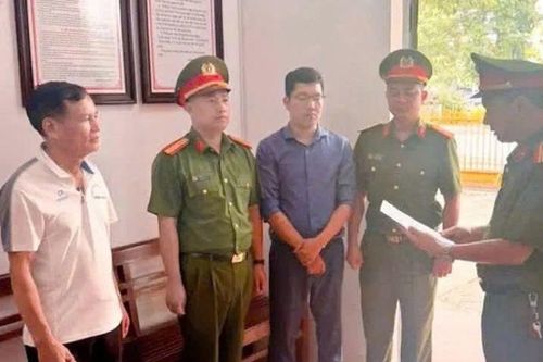 'Rút ruột' tiền BHYT học sinh, kế toán đối mặt án phạt thế nào?