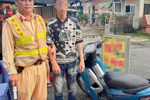 Thiếu niên 15 tuổi đã có chiến tích trộm xe máy từ Nghệ An mang ra Hà Nội thì bị bắt