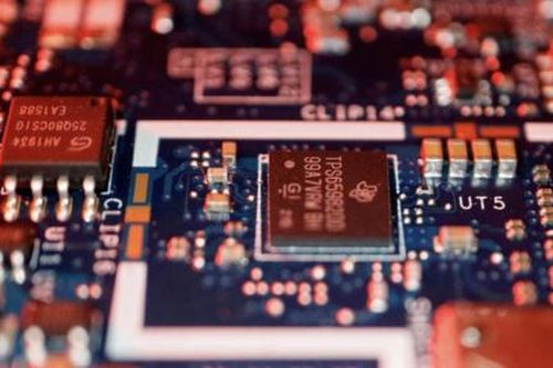 Mỹ dỡ lệnh hạn chế Trung Quốc tiếp cận phần mềm thiết kế chip