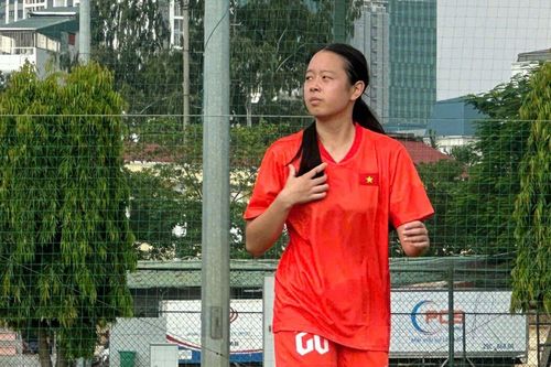 Cầu thủ Việt kiều Linda Phạm thử việc ở U20 Việt Nam