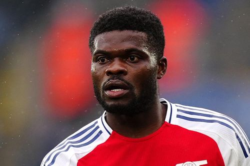 Cầu thủ vừa rời Arsenal bị cáo buộc hiếp dâm, phải ra tòa