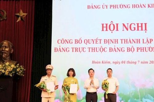 Mỗi cán bộ, công chức phường Hoàn Kiếm phải luôn gần dân, sát dân