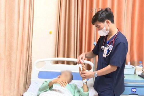 Người đàn ông 33 tuổi ở Phú Thọ đi khám vì đau đầu âm ỉ, bác sĩ làm ngay điều này để ngăn ngừa đột quỵ