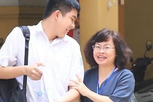 Điểm chuẩn vào lớp 10 tại Hà Nội 5 năm qua biến động thế nào?