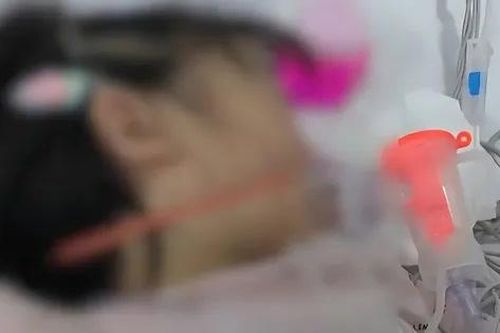 Sau khi đi bơi về, bé gái 5 tuổi ở Trung Quốc bị hôn mê vì vi khuẩn ăn não