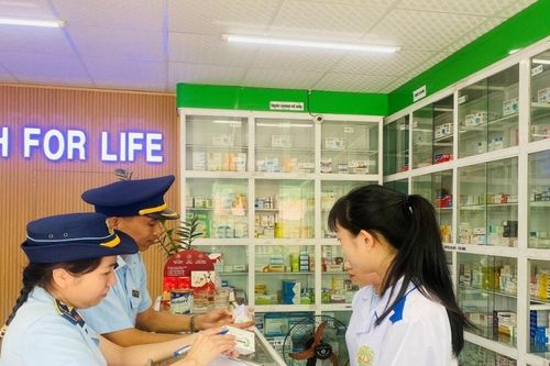 'Thần dược' chứa corticoid: Hồi phục ảo, hậu quả thật