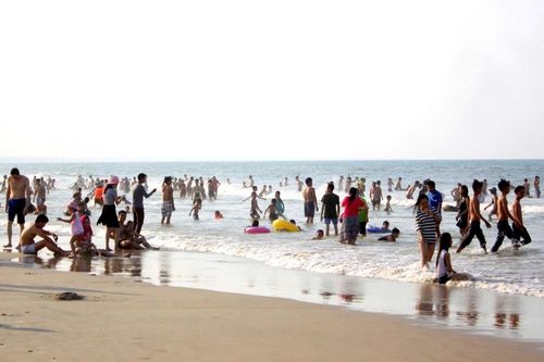 Quảng Trị: Khắc phục tồn tại, khai thác hiệu quả bãi tắm Cửa Việt