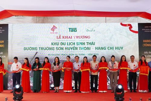 Khám phá bí mật hang Chỉ Huy 7 tầng giữa rừng Phong Nha