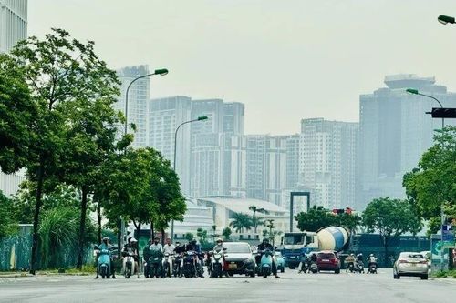 Lưu ý tình trạng dư nguồn cung và giá đất 'trên trời'