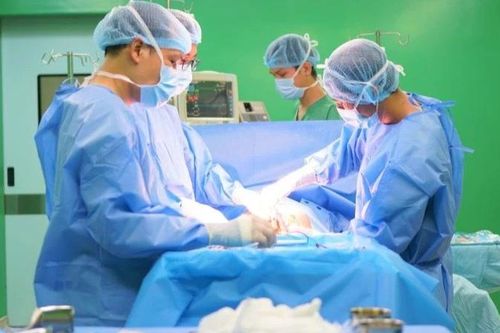 Phẫu thuật khẩn cấp cứu sản phụ viêm ruột thừa cấp và thai nhi