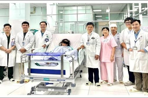 Sau mổ bóc u nang, người phụ nữ ngừng hô hấp, tuần hoàn