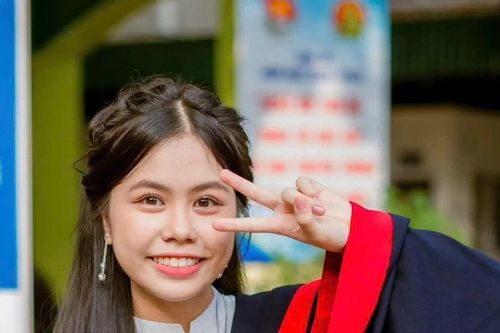 Hành trình chinh phục ước mơ của nữ sinh Hà Nội đỗ tốp đầu thi vào lớp 10