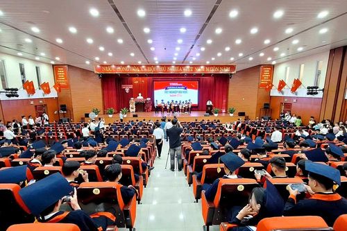 Trường ĐH Khoa học, Đại học Huế trao bằng tốt nghiệp cho 447 sinh viên