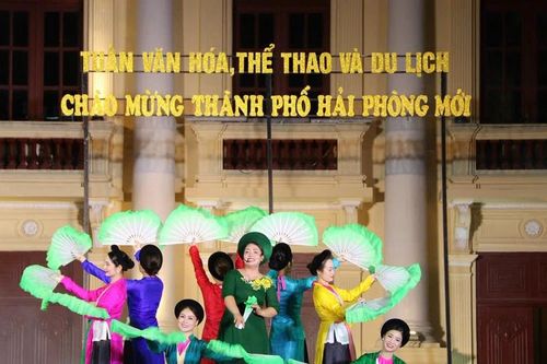 Ấn tượng chương trình nghệ thuật 'Hải Phòng chào ngày mới'