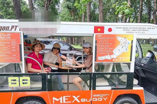 Tương lai nào cho xe điện du lịch đang 'mắc kẹt' giữa lòng TPHCM?