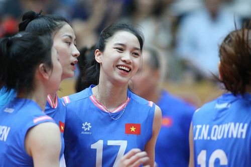Tuyển bóng chuyền nữ Việt Nam đấu Korabelka: Chung kết nảy lửa