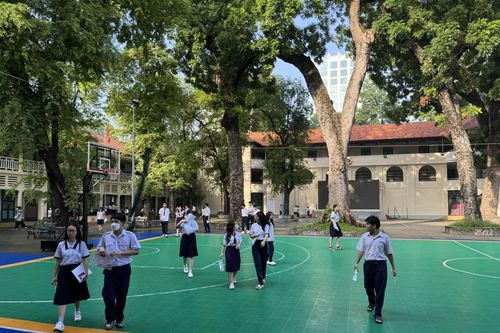 Học sinh lo lắng điểm thi tốt nghiệp ảnh hưởng đến hồ sơ du học
