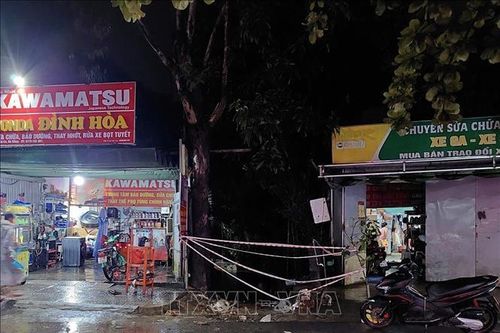 Cứu thành công người bị nước cuốn trong mưa lớn