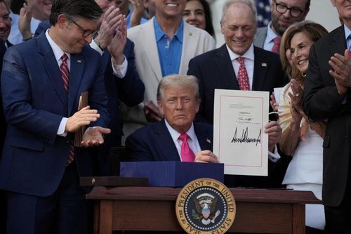 Dấu ấn kinh tế thế giới tuần 30/6-6/7: Tổng thống Trump ký đạo luật giảm thuế, thương chiến trước bước ngoặt