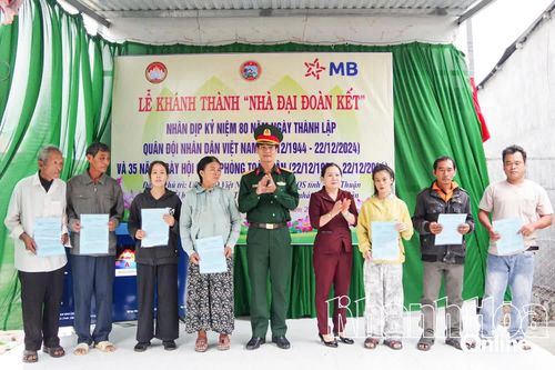 Những căn nhà ấm tình quân dân