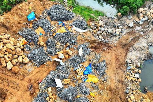 Hầm khai thác đá trái phép quy mô lớn hoạt động trong rẫy cà phê