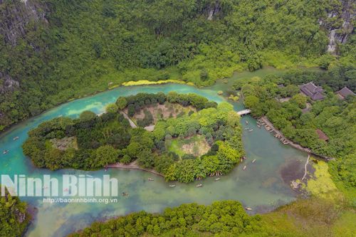 Chiêm ngưỡng Tràng An mùa nước xanh - Di sản thế giới giữa mùa đẹp nhất