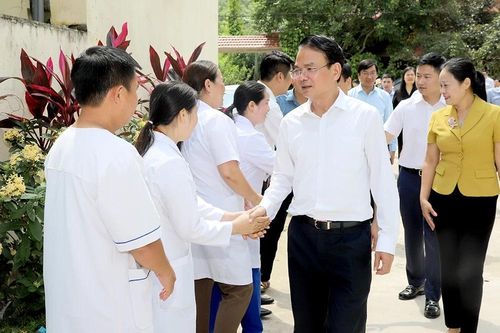 Bí thư Tỉnh ủy Đặng Xuân Phong thăm và làm việc tại xã Trung Sơn