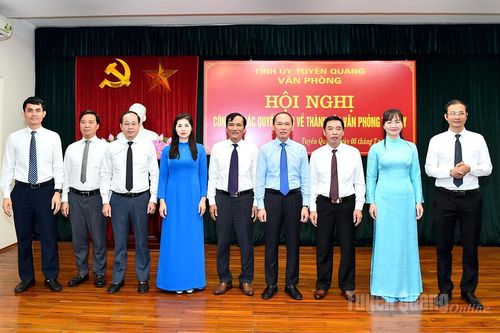 Công bố các quyết định thành lập Văn phòng Tỉnh ủy sau hợp nhất