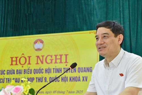 Chủ nhiệm Ủy ban Văn hóa và Xã hội Nguyễn Đắc Vinh tiếp xúc cử tri phường Bình Thuận, Tuyên Quang