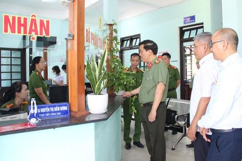 Công an các xã, phường ở TP Huế nỗ lực phục vụ tốt nhân dân