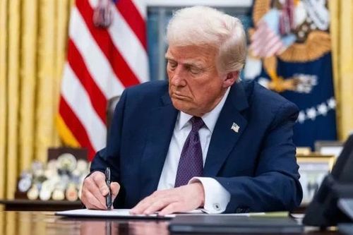 Ông Trump ký ban hành dự luật thuế và chi tiêu