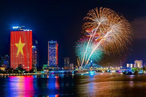 Trải nghiệm pháo hoa đỉnh cao ở khách sạn Courtyard by Marriott Danang Han River