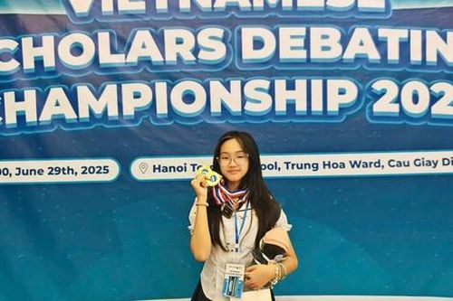 Nữ sinh đa tài với hành trình chinh phục đỉnh cao tranh biện và nghệ thuật