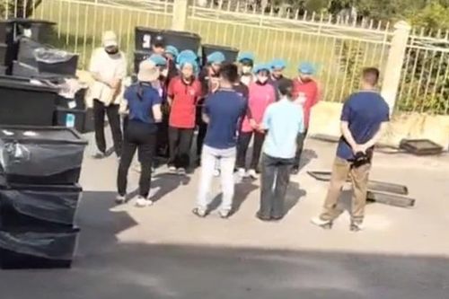 Bắt công nhân đứng giữa nắng nghe 'phổ biến công việc', công ty bị yêu cầu xin lỗi