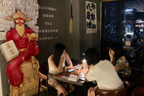 Trào lưu đi bar xem bói ở Bắc Kinh