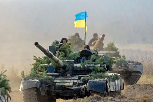 Đức chịu sức ép viện trợ Ukraine khi Mỹ tạm hoãn giao vũ khí