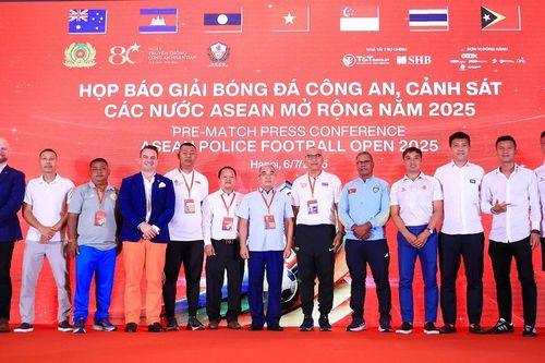 Sôi nổi trước giờ khai cuộc Giải bóng đá Công an, Cảnh sát ASEAN mở rộng 2025