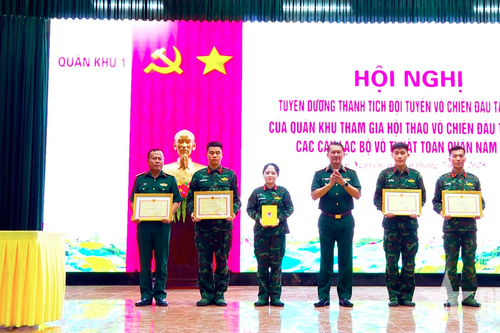 Quân khu 1: Tuyên dương thành tích Đội tuyển võ chiến đấu tay không