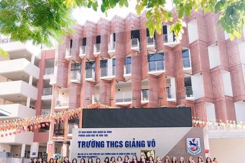 Ấn tượng ngôi trường thủ đô có 214 lượt học sinh đỗ lớp 10 chuyên