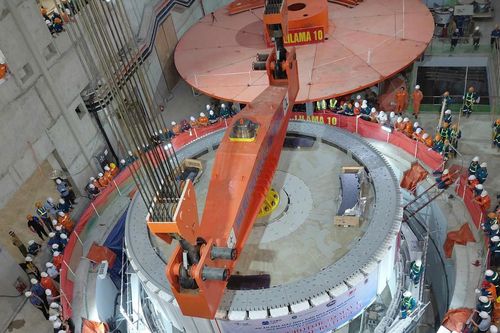 Hạ đặt thành công Rotor tổ máy số 1 dự án thủy điện Hòa Bình mở rộng
