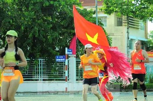 Hơn 5.000 vận động viên chạy tại Mekong Delta Marathon lần thứ 6