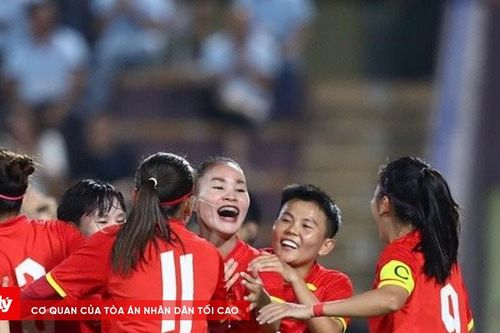 Cầu thủ bóng đá nữ nhập tịch, tại sao không?