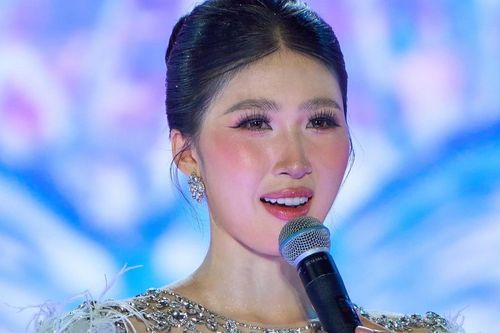'Đứng hình' với những màn ứng xử của thí sinh thi hoa hậu