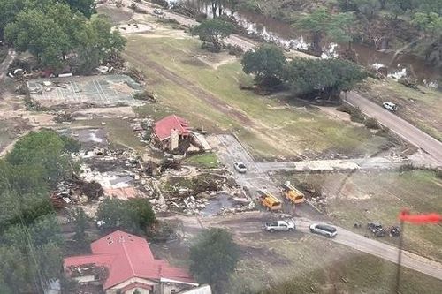 Lũ lụt Texas: 43 người thiệt mạng, 27 nữ sinh vẫn mất tích