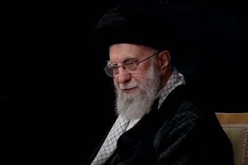 Video Lãnh tụ tối cao Iran lần đầu xuất hiện công khai sau cuộc chiến với Israel