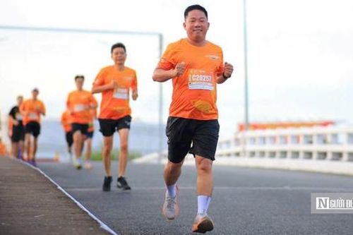 Hơn 5.000 vận động viên 'tỏa sáng' cùng giải Marathon lớn nhất đồng bằng sông Cửu Long