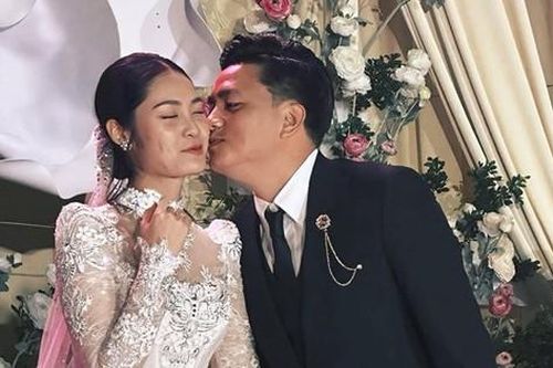 Hoa hậu Nông Thúy Hằng lên xe hoa